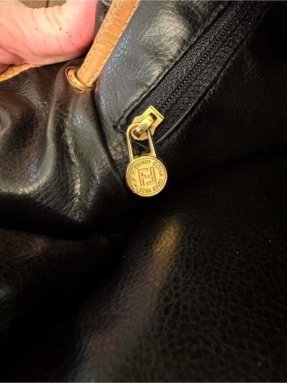 Vintage Fendi Pequin Stripe Bucket Bag Crossbody | Italy 1925 | Rare Vintage - Picture 9 of 14